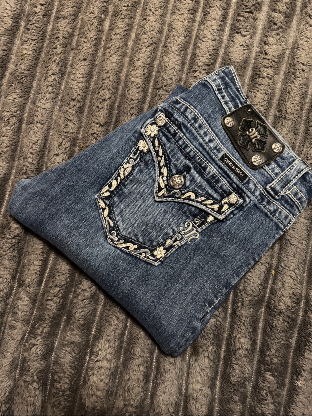 Miss Me Dark Blue Embroidered Pocket Capris